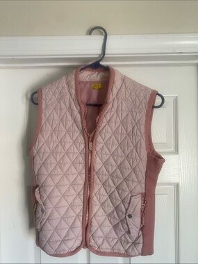 Quilted Pink Sleeveless Vest with Rib  sides with rhinestone on zipper.